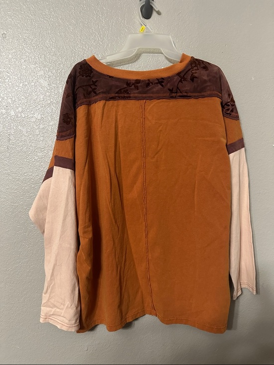 Star Appliqué Long Sleeve Pullover - Rust & Cream - Picture 2 of 2